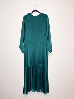 Vintage Emerald Green Long Sleeve Gown